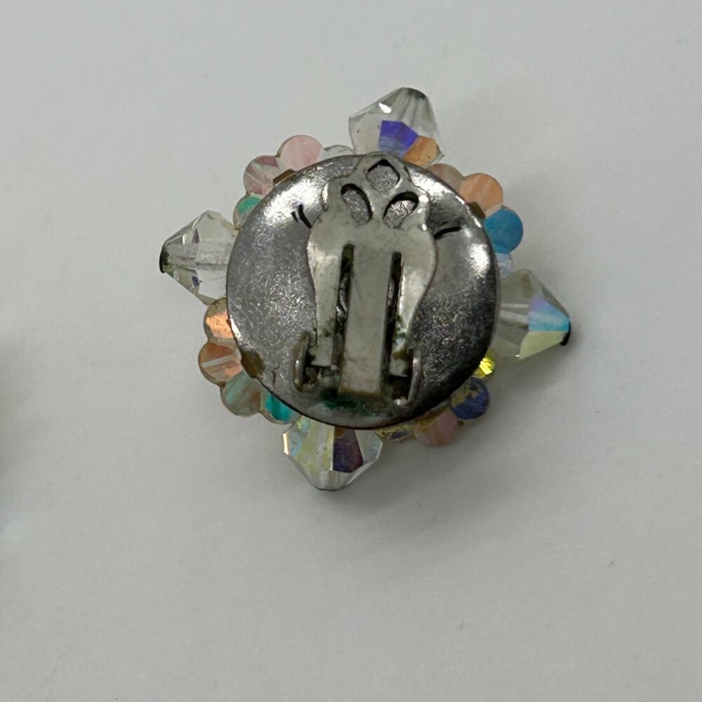 Vtg 1950s Aurora Borealis AB Crystal Cluster Marguerite Flower Clip On Earrings - Picture 7 of 14